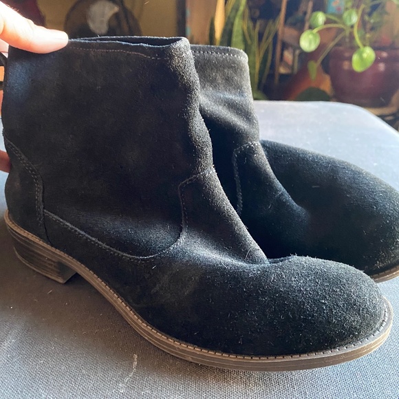 MIA SUEDE BOOTIE - Picture 3 of 5